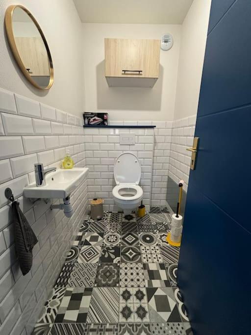 Charmante Maison Renovee Centre-Ville Balbigny Екстериор снимка